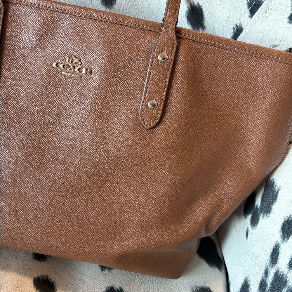 #1 COACH Brown Leather Zip Tote
